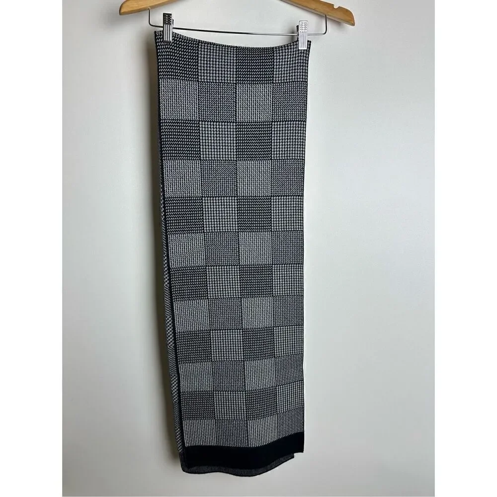 Men’s long houndstooth scarf